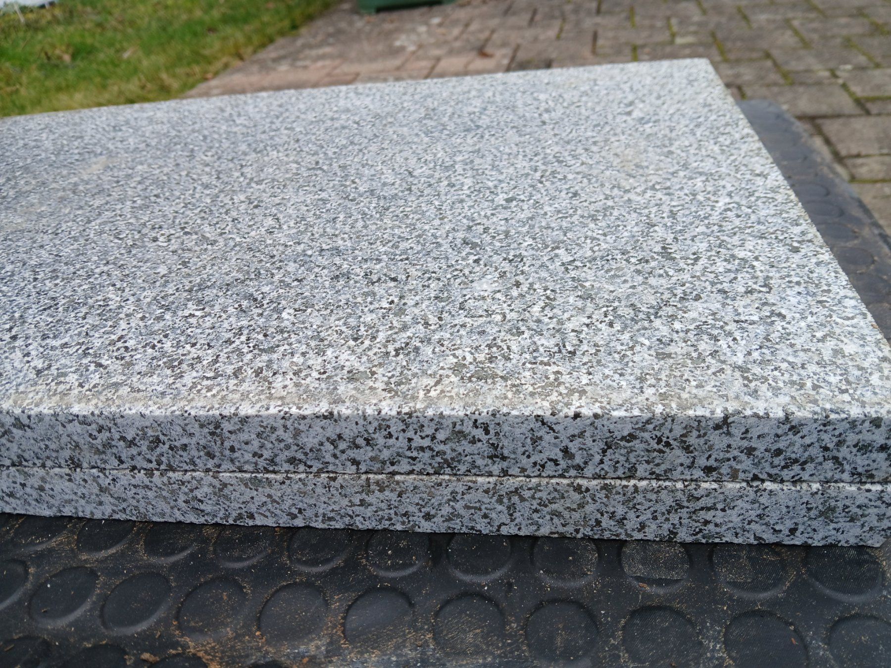 Rivestimenti per pavimenti: Granitplatten – Nuovo (secondo la descrizione) da Zuchwil venduto da pedu79 3