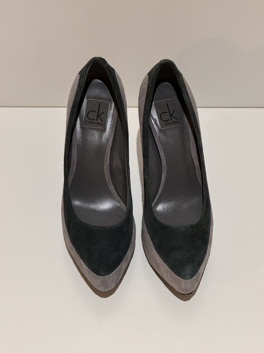 Scarpe da donna: Elegante Calvin Klein Wildleder Pumps – Usato da Glattpark venduto da Kleider_shop