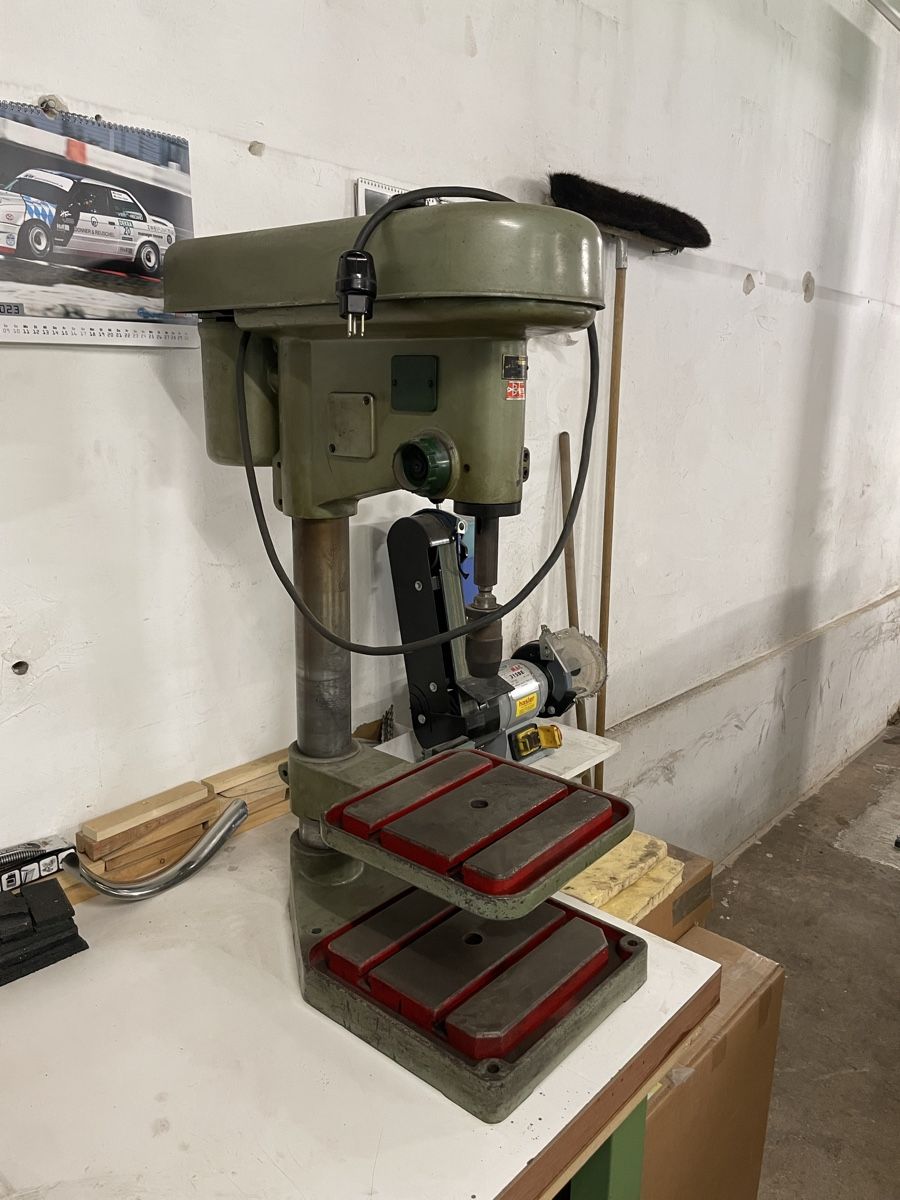 AEG Bohrmaschinen: Ständerbohrmaschine AEG – Gebraucht aus Rämismühle von tob_62z6