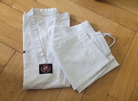Taekwondo Anzug Erwachsene Preis VB 