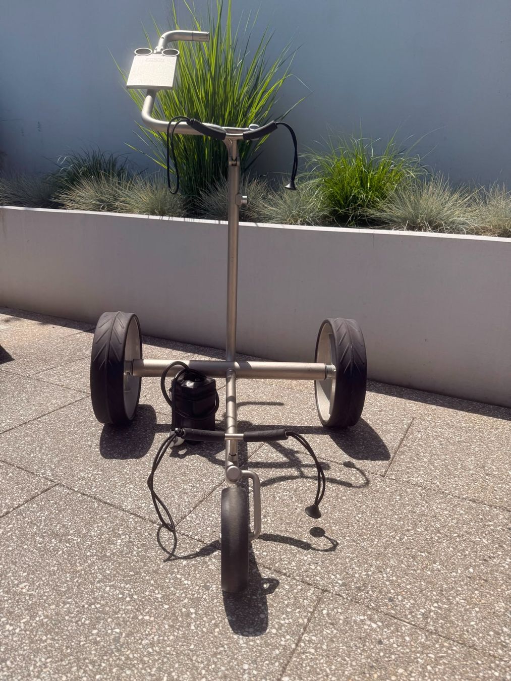 Jucad Trolley: JUCAD drive titan Elektro +Koffer +JuCad Shirm +Zusatzräder – Usato da Immensee venduto da comjoe 1
