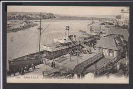 Trouville   -   alte Ansichtskarte mit Schiff