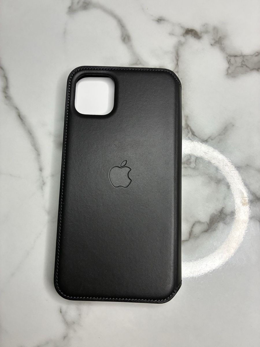 Apple Cover & Protezioni schermo: Coque iPhone 11 Pro Max Folio Cuir Noir - Comme Neuf – Nuovo (secondo la descrizione) da Nyon venduto da far_f89n 1