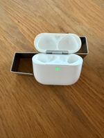 APPLE AirPods 4 Charging Case