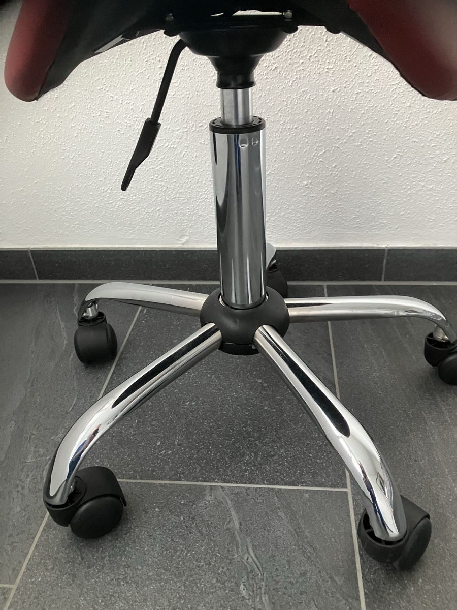 Sedie: Sattelsitz / Stuhl rot – Usato da Bettwiesen venduto da Zustand57 3