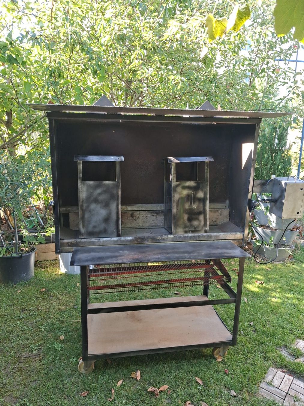 Griglie: Grill Mobil – Usato da Egnach venduto da MAKIdesign 1