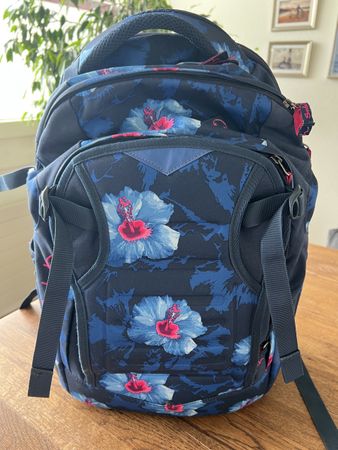 Backpack floral print navy blue good condition