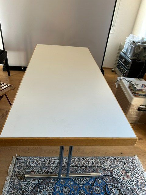 Tables: Tisch weiss, klappbar – D'occasion à Dürnten par Kiosk7 1
