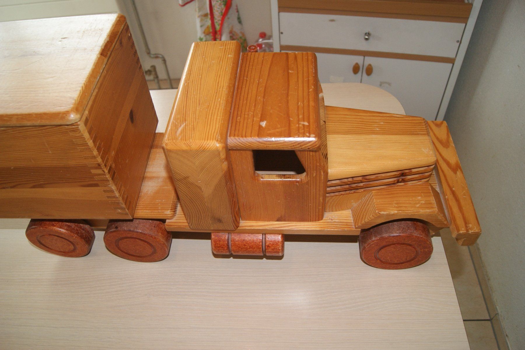 Giocattoli: US Truck Holzmodell – Usato da Aadorf venduto da Stampeders 2