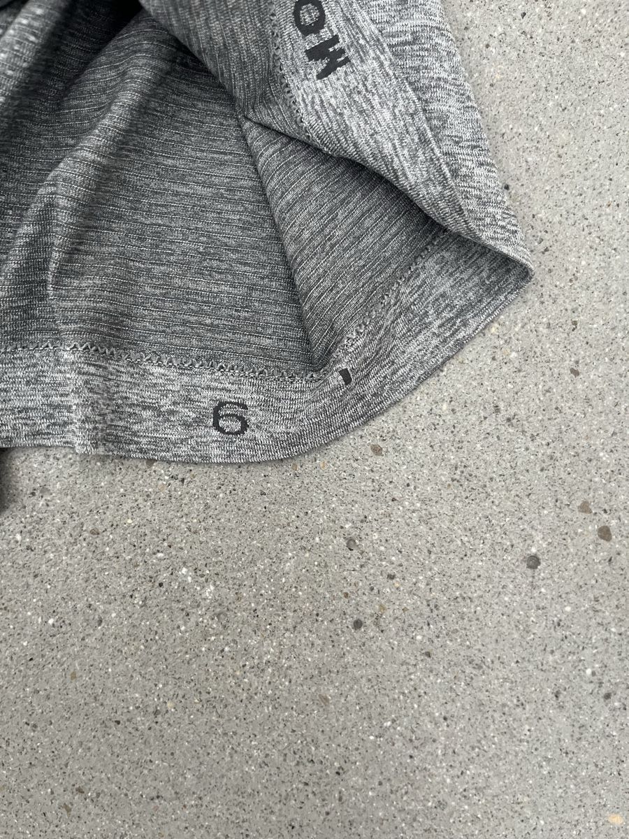 Lululemon T-shirt: Lululemon Shirt Gr. 6 – Usato da Dottikon venduto da kat_jk9m 1