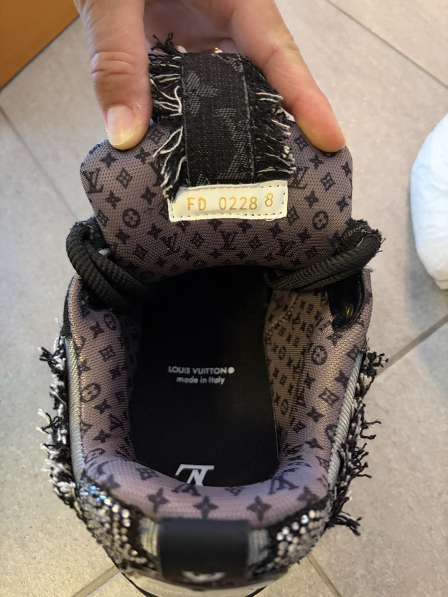 Louis Vuitton Scarpe da uomo: Louis Vuitton LV Trainer Sneaker Monogram World Tour – Nuovo (secondo la descrizione) da Plan-les-Ouates venduto da dboucheron4 5