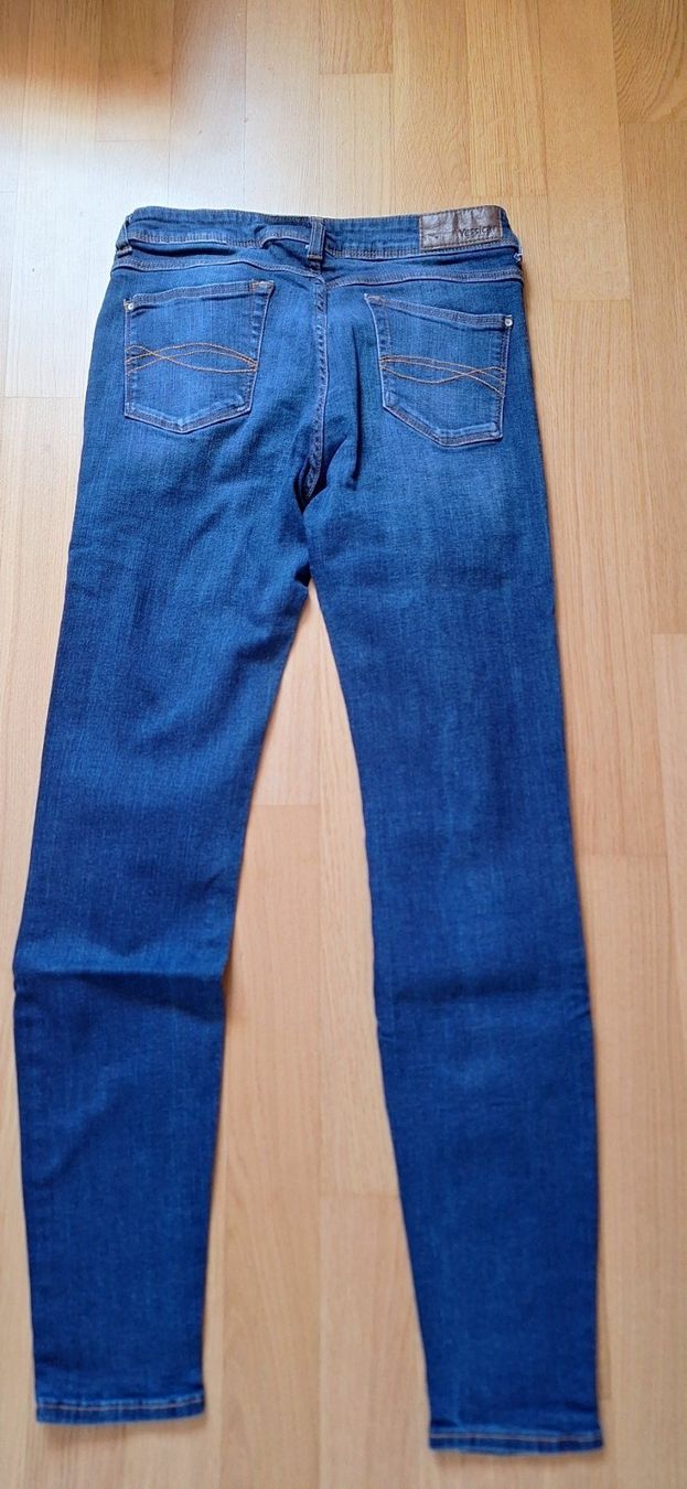 C&A Jeans: jeans – Neuf (Voir description) à Lussery-Villars par pousinete02 1