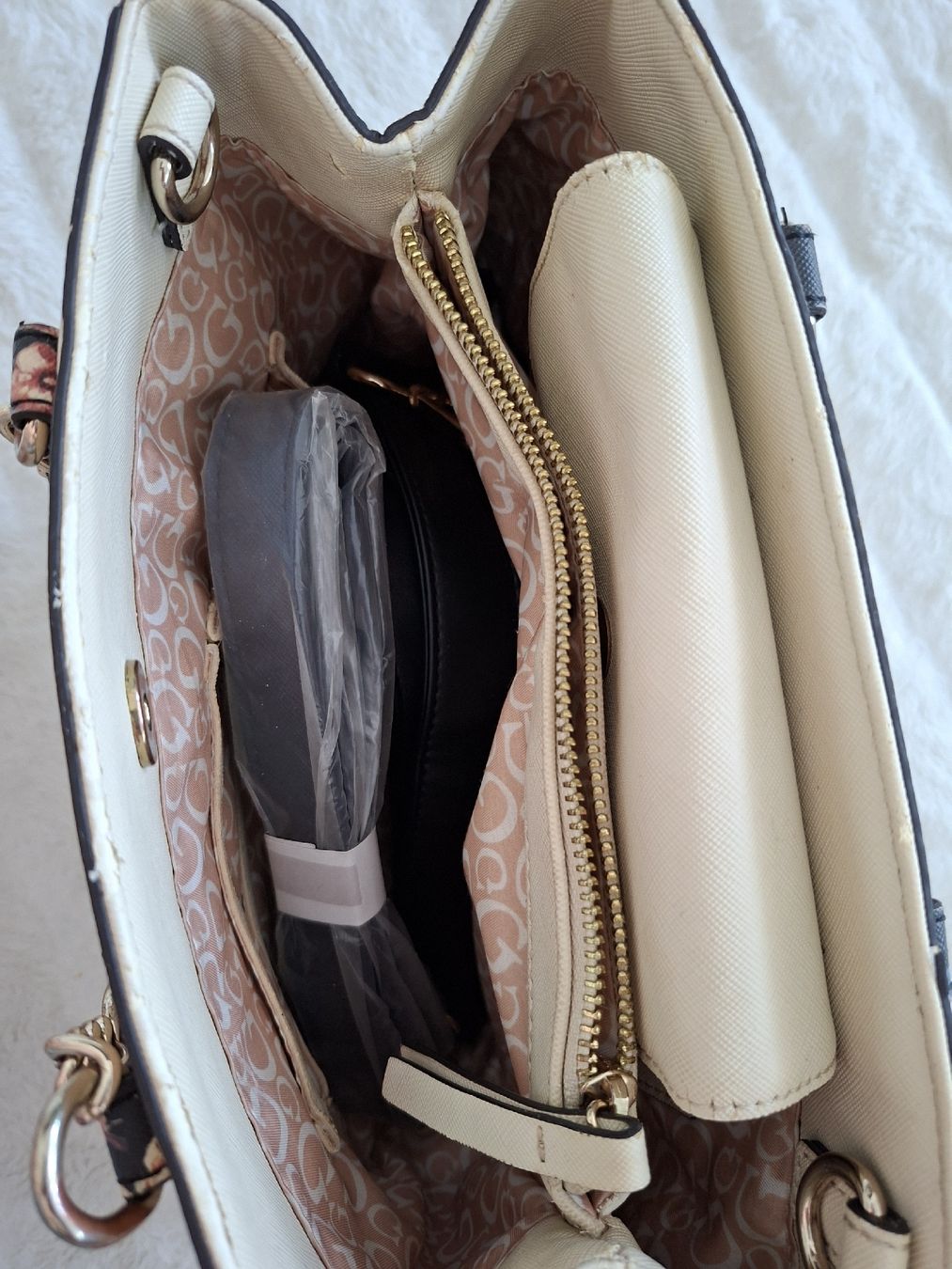 Guess Borse da donna: Sac à main Guess fleurs beige/noir – Usato da Renens VD venduto da ser_j2fn 8