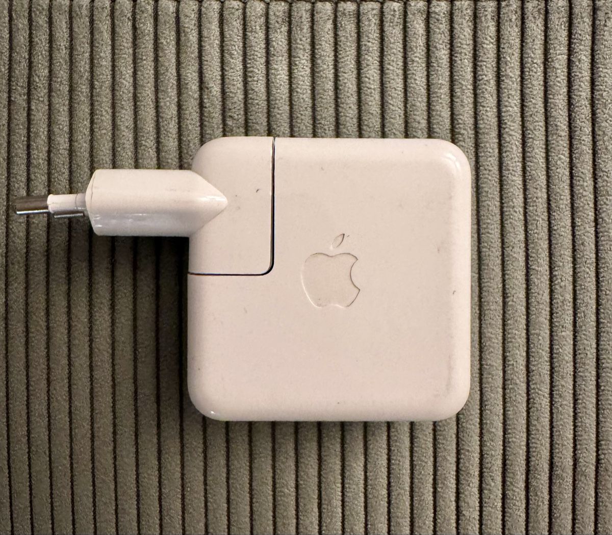 Apple Unità & Adattatore: Apple iPod USB Power Adapter A1102  – Usato da Niederwangen BE venduto da Schatam
