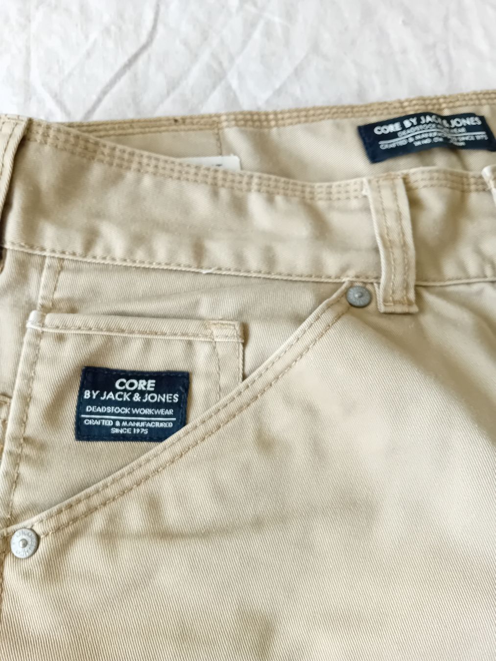 Jack & Jones Pantaloni: Jack & Jones CORE Loose Fit Shorts - Größe 32 – Usato da Romanshorn venduto da milenva 1