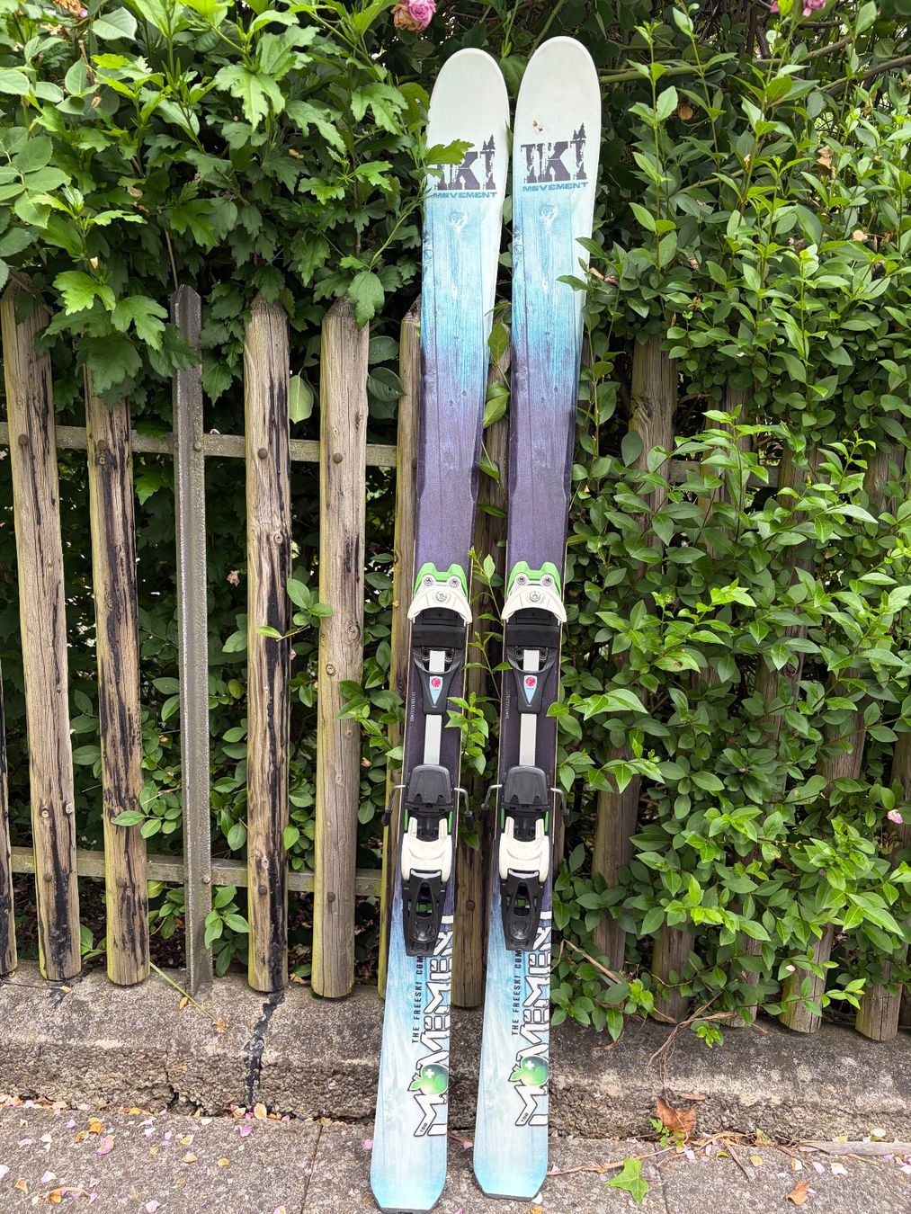 Movement Skis: IKI Tourenski inkl. Diamir-Bindung, Fellen und Harscheisen – Gebraucht aus Zürich von lfranck