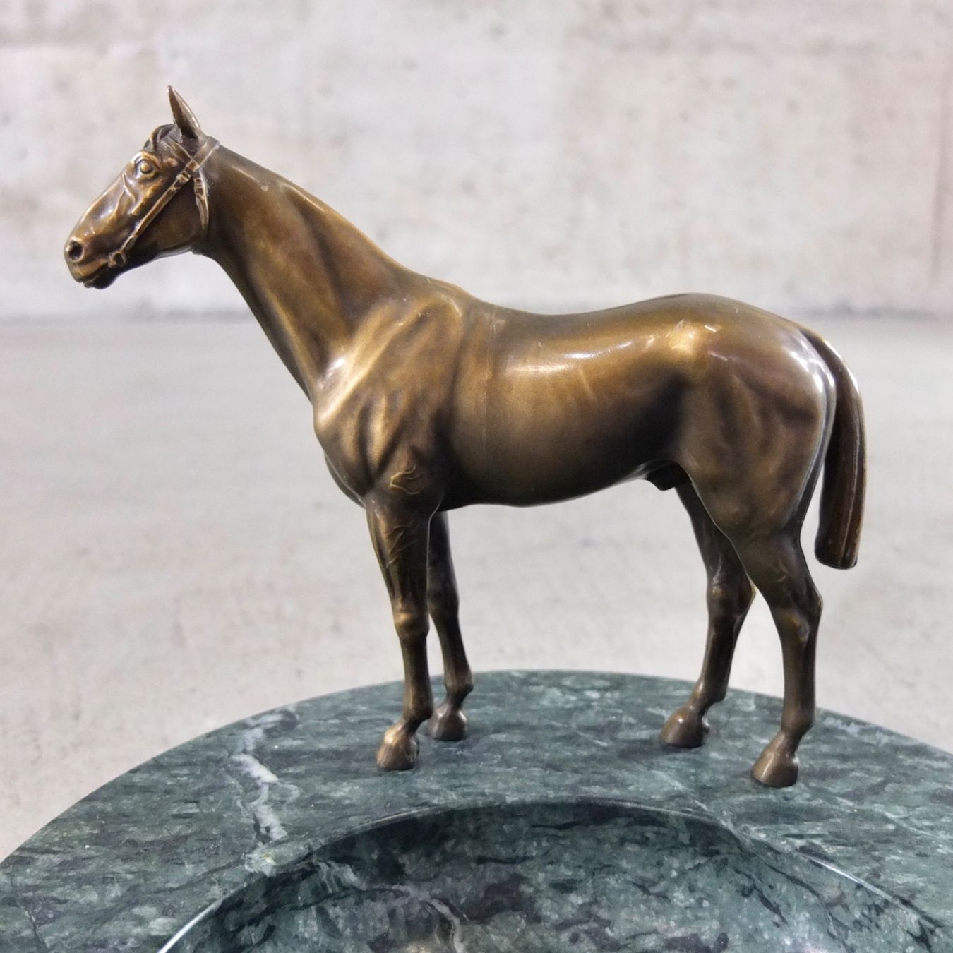 Statuette: Antike Ablage aus Bronze und Marmor – Usato da Basel venduto da Brocki-auf-dem-Wolf 4