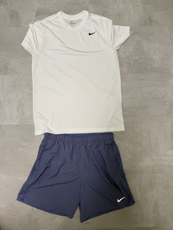 Sommerliche Kombo - Sport T-Shirt & Kurze Sporthose (L)