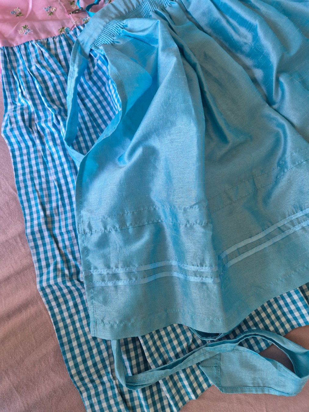 Kleider & Röcke: Mädchen Dirndl-Set Gr. 128 – Neu (gemäss Beschreibung) aus Aarburg von i_c6r8 3