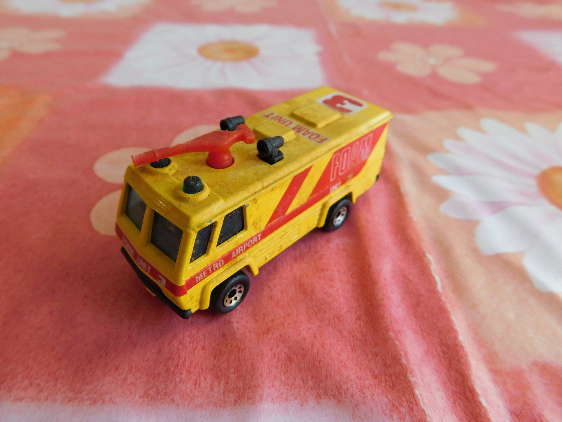 Matchbox Voitures modèles: Matchbox Flugfeldlöschfahrzeug – D'occasion à Strengelbach par Wedi73