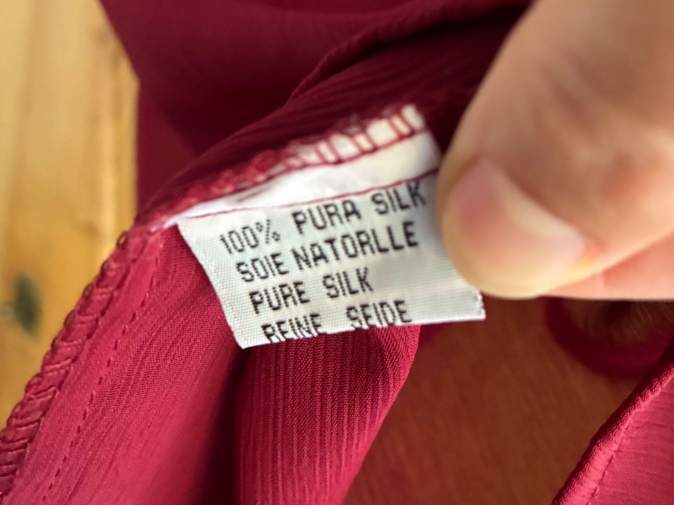 Top: Damen Top, 100% Seide, Weinrot Grösse S – Usato da Bättwil venduto da tre_tj9g 4