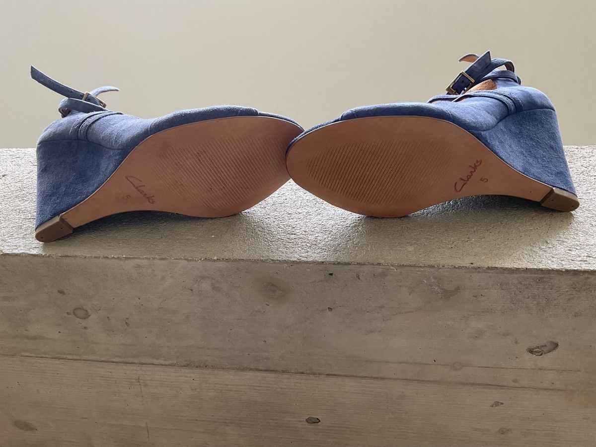 Clarks Damenschuhe: Sandales compensées Clarks bleues en daim, taille 38 – Neu (gemäss Beschreibung) aus Villarepos von Sglobule 8