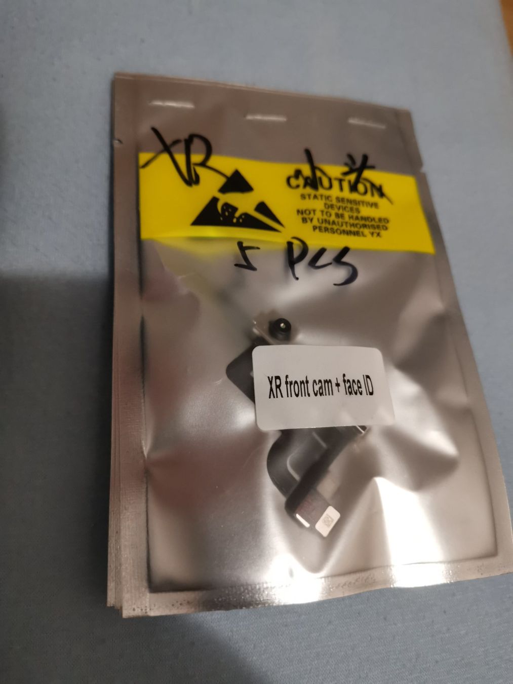 Apple Telefoni cellulari / Smartphones: Iphone XR front Kamera neu – Nuovo e nell'imballaggio originale da Nottwil venduto da Verkaufen001