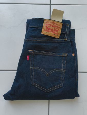 Levi's 511 Jeans dunkelblau Grösse 34/32 neu mit Etikett