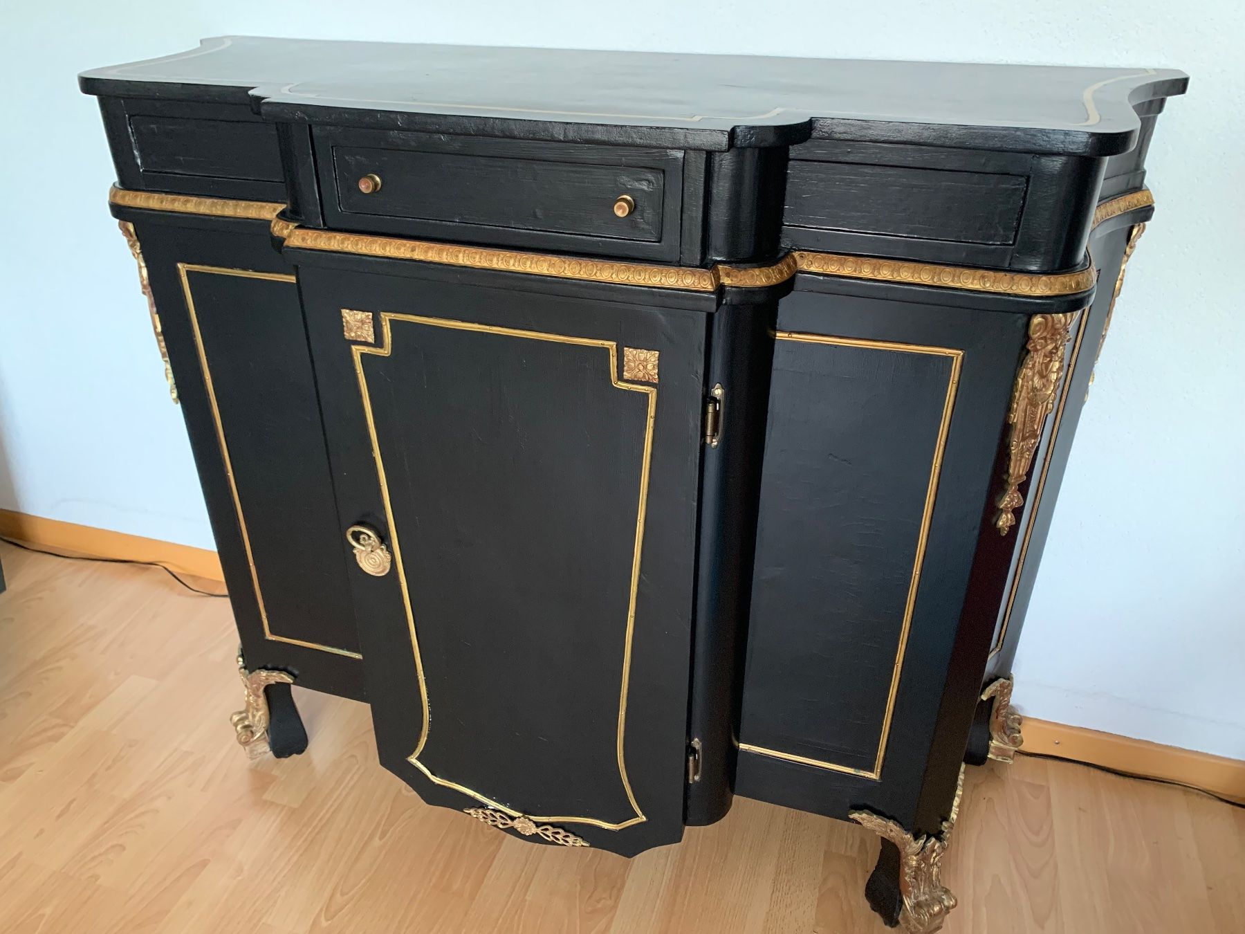 Cassettiere: Sideboard Kommode Schwarz / Gold – Usato da Hettlingen venduto da nad_7cxc