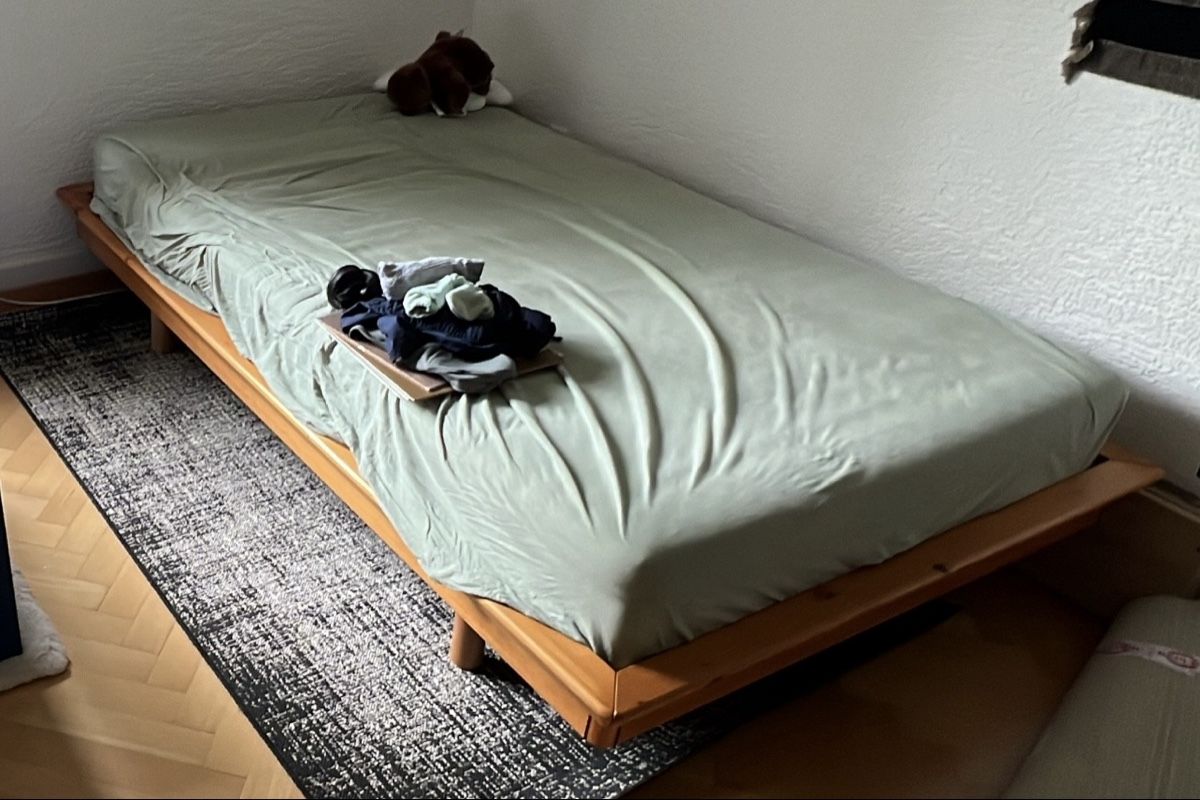 Letti: Holzbett 120x200 – Usato da Zürich venduto da nayara_y92