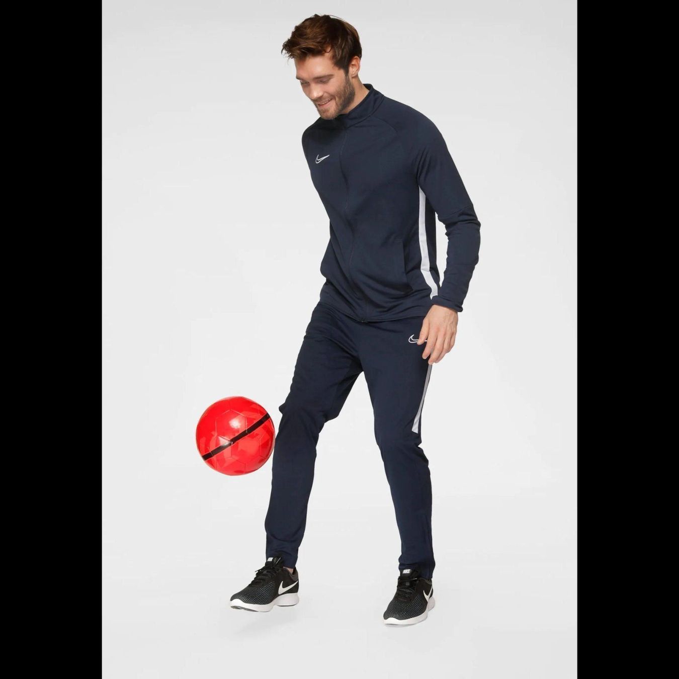Nike Completi: Nike Trainingsanzug Gr. M  NEU – Nuovo e nell'imballaggio originale da Turbenthal venduto da Pinkerton72 2