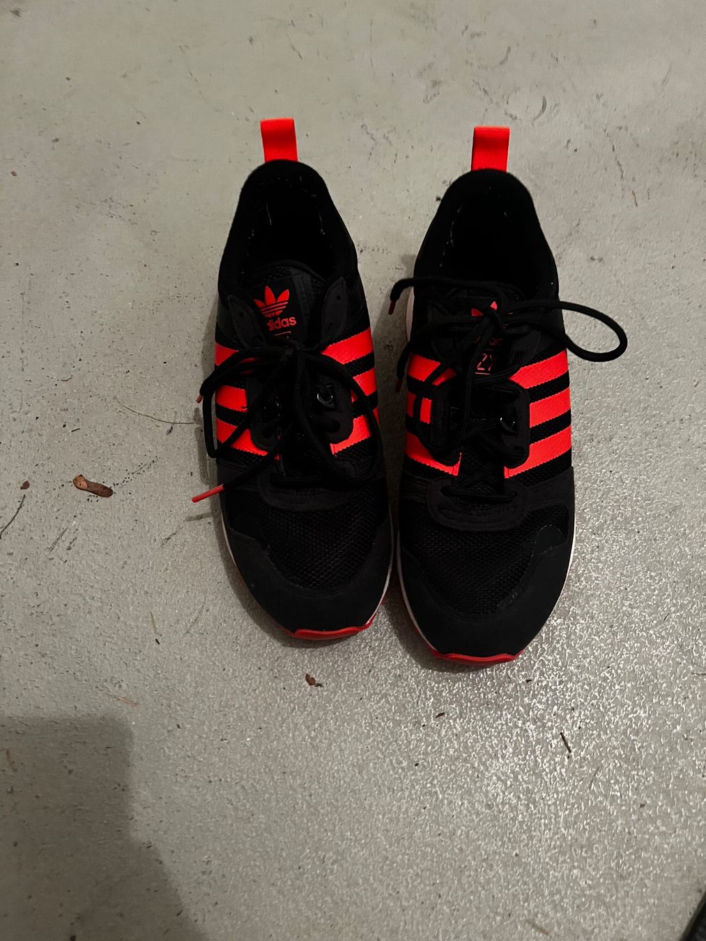 Adidas Scarpe da uomo: Adidas Turnschuhe 39.1/3 – Usato da Ebikon venduto da Venus025 2