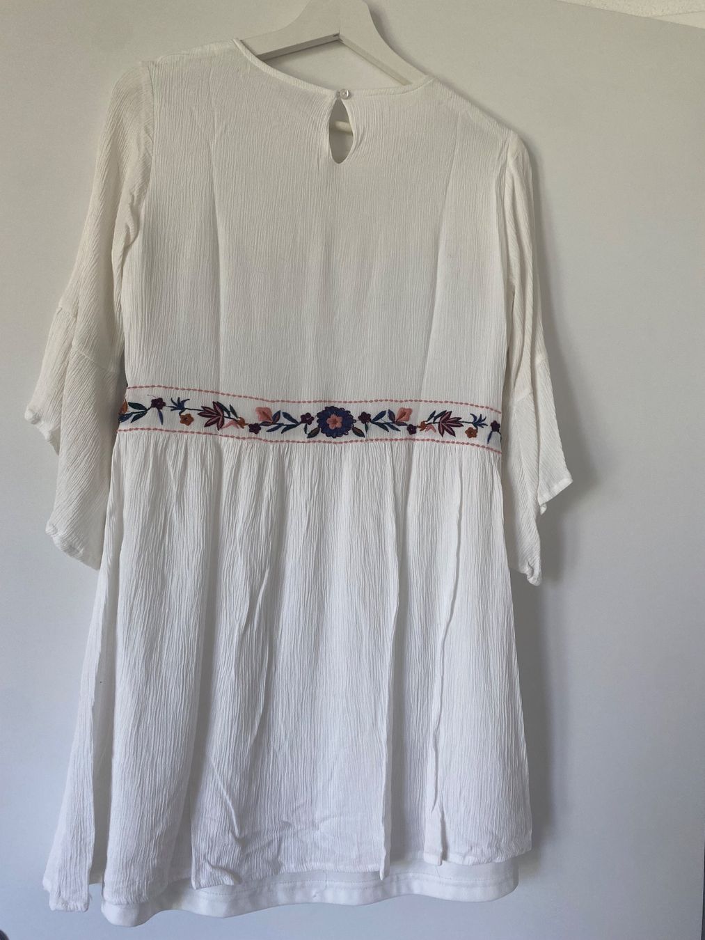 Only Kleider: Kleid weiss bestickt Only – Gebraucht aus Udligenswil von ale_wqx2 1