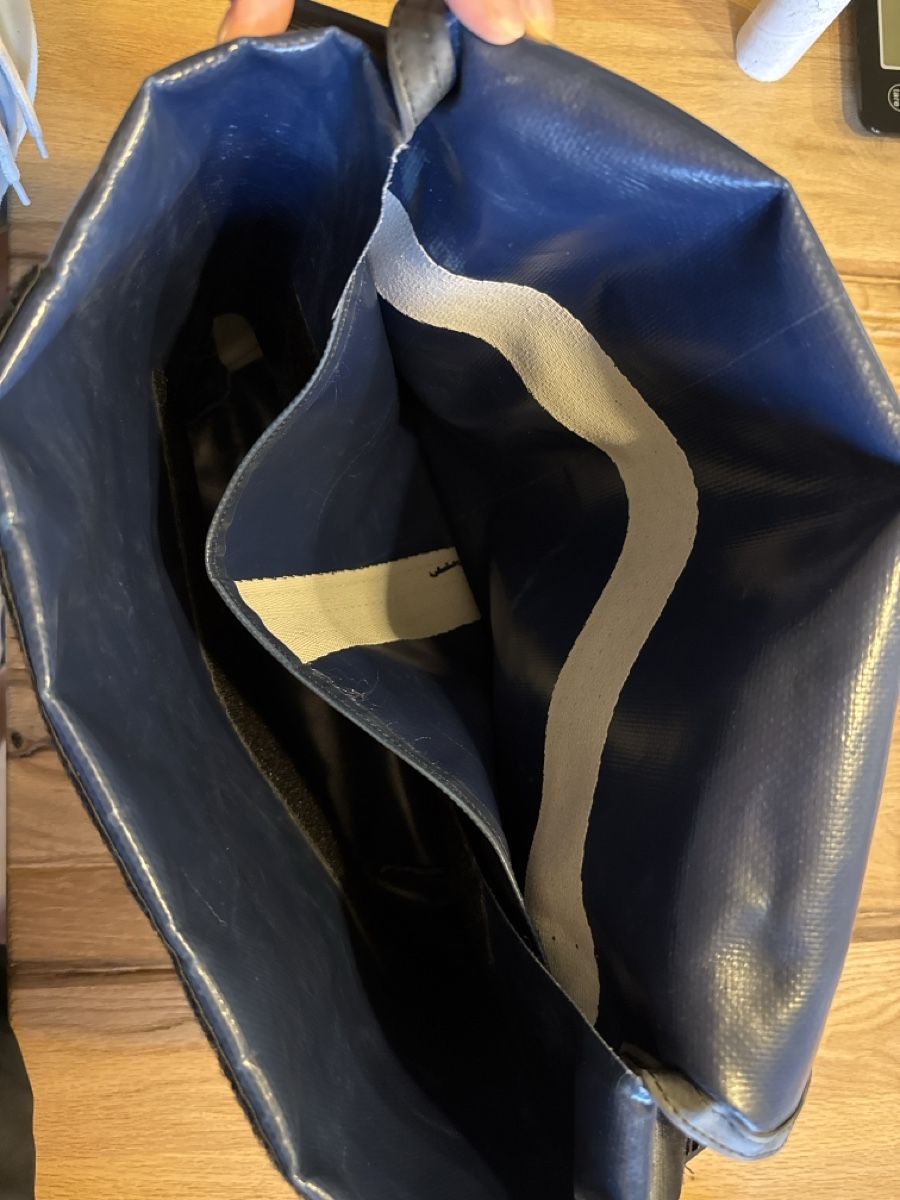 Freitag Sacs: Freitag Umhängetasche Dunkelblau – D'occasion à Pfäffikon ZH par Fruchtsaft 4