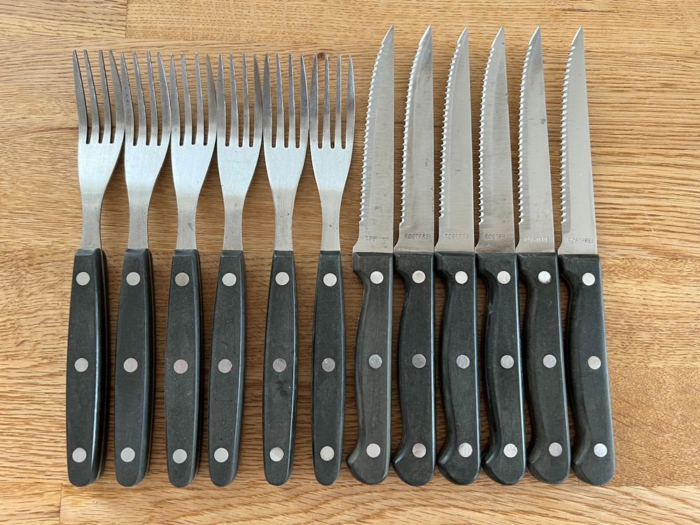 Set mit 6 Steakmesser und 6 Gabeln Kaufen auf Ricardo