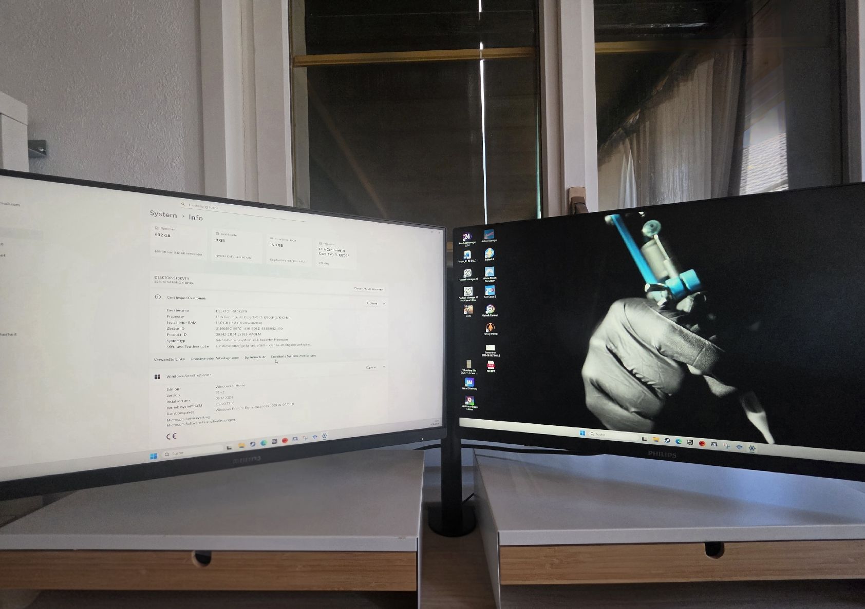 Monitor: 2x Philips Monitore inkl. Schreibtischhalterung – Usato da Thal venduto da LucaAndrea18