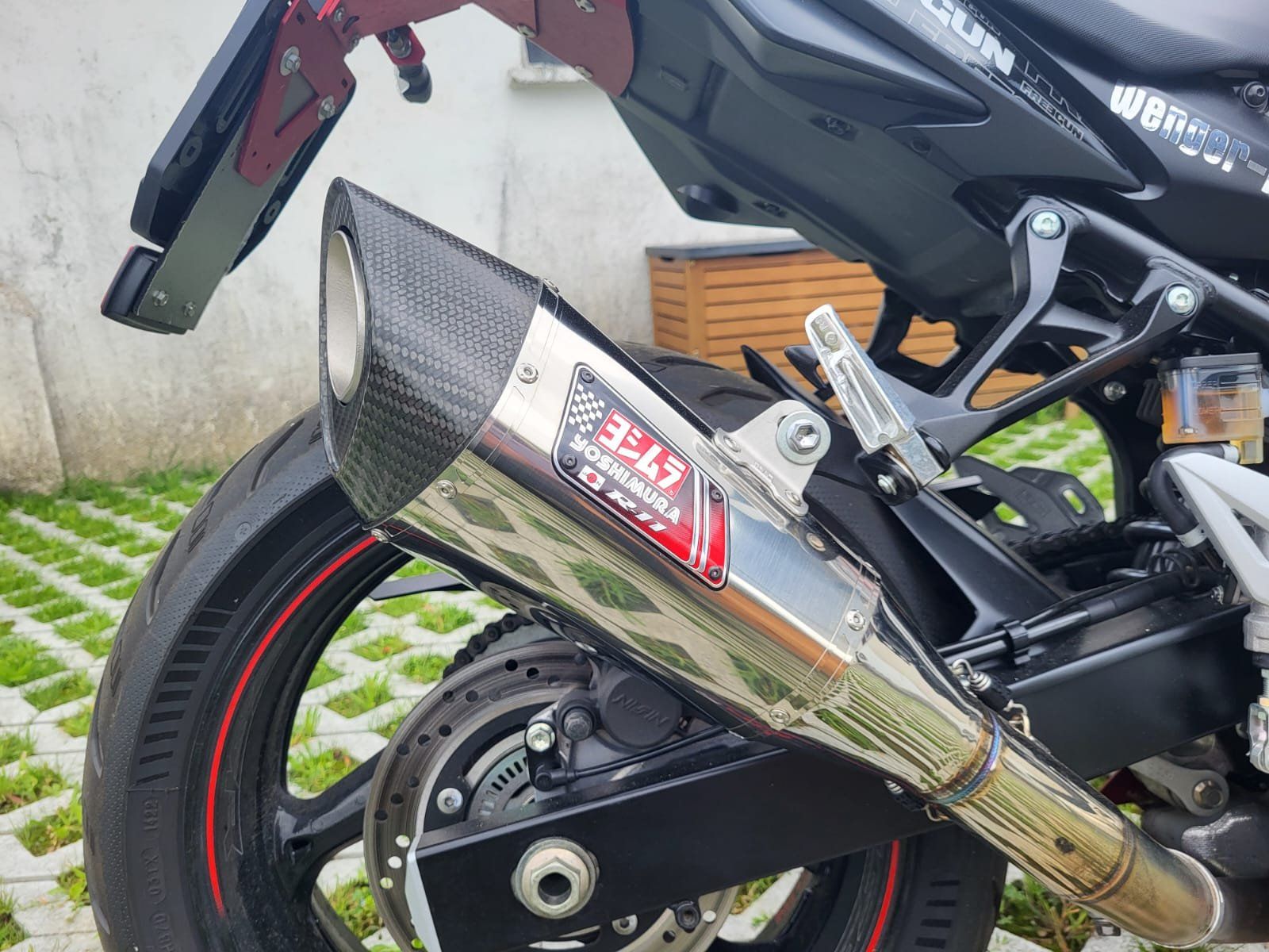 Suzuki Strada: Suzuki GSR 750 Freegun – Usato da Plasselb venduto da dan_qg7h 5