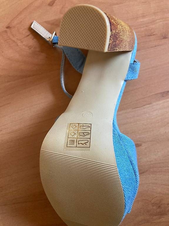 Damenschuhe: Neue schöne Damen Sandalen – Gebraucht aus Wetzikon ZH von vta_h8pd 4