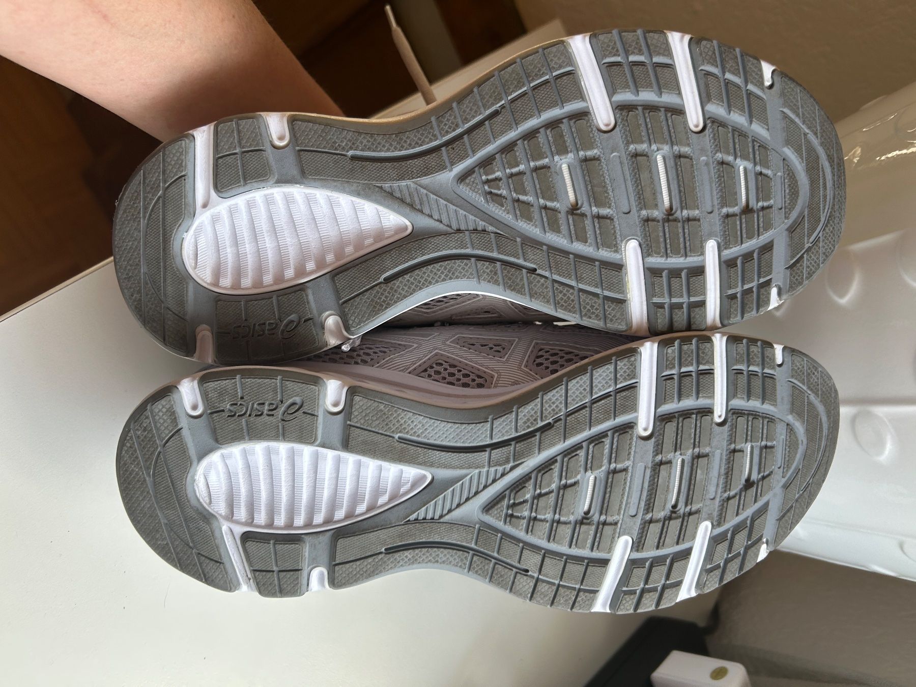 Scarpe da uomo: Baskets Asics taille 40,5 euro – Nuovo (secondo la descrizione) da Chénens venduto da krengikreng 2