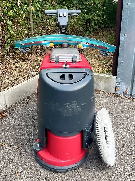 Cleanfix Toutes les machines: Cleanfix  Scheuersaugmaschine ( taski wetrok numatic ) – D'occasion à Birr par Numer-01