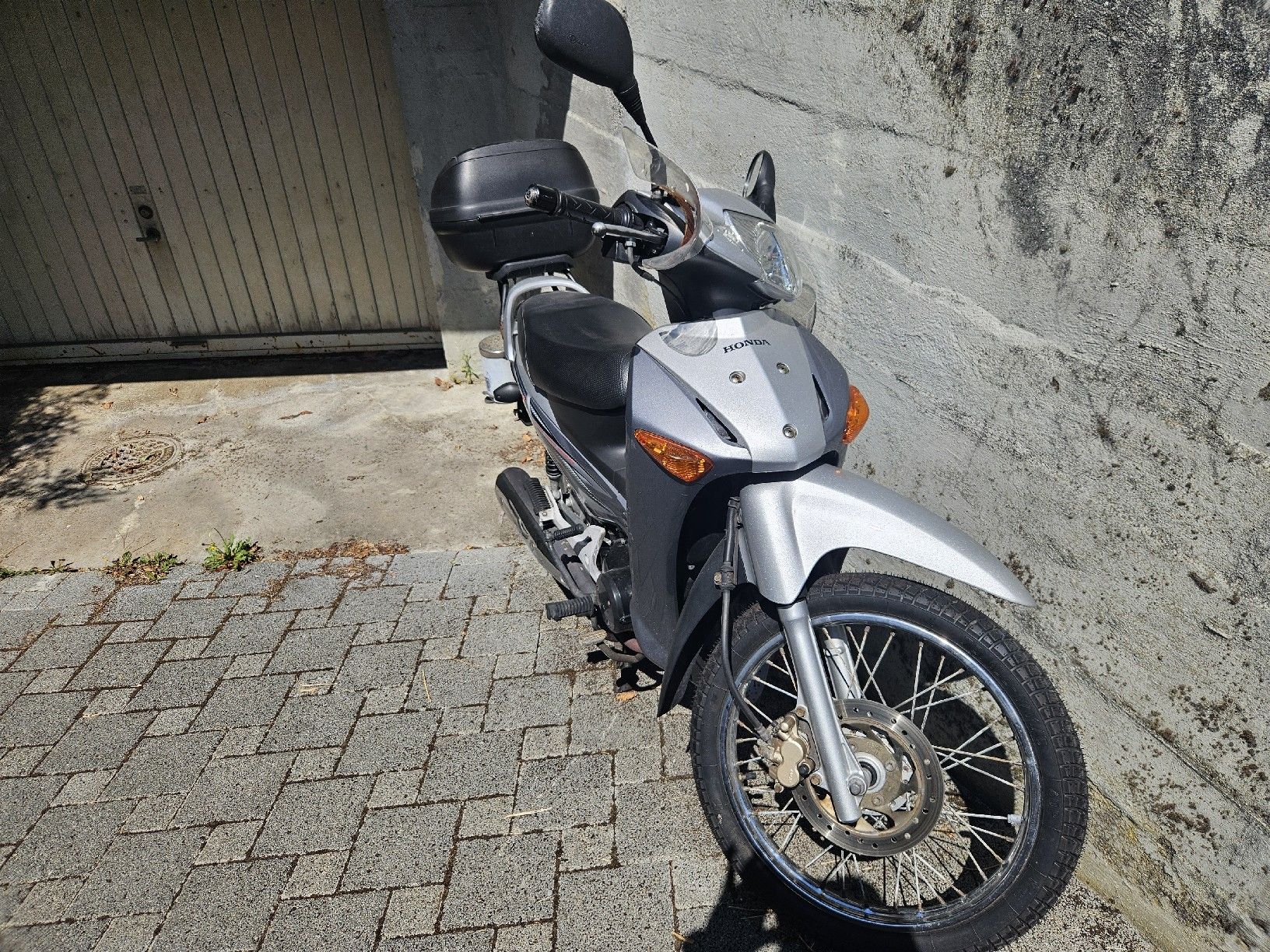 Honda Strasse: Honda Innova 125 Roller Silber – Gebraucht aus Büren zum Hof von Swidmer0 4