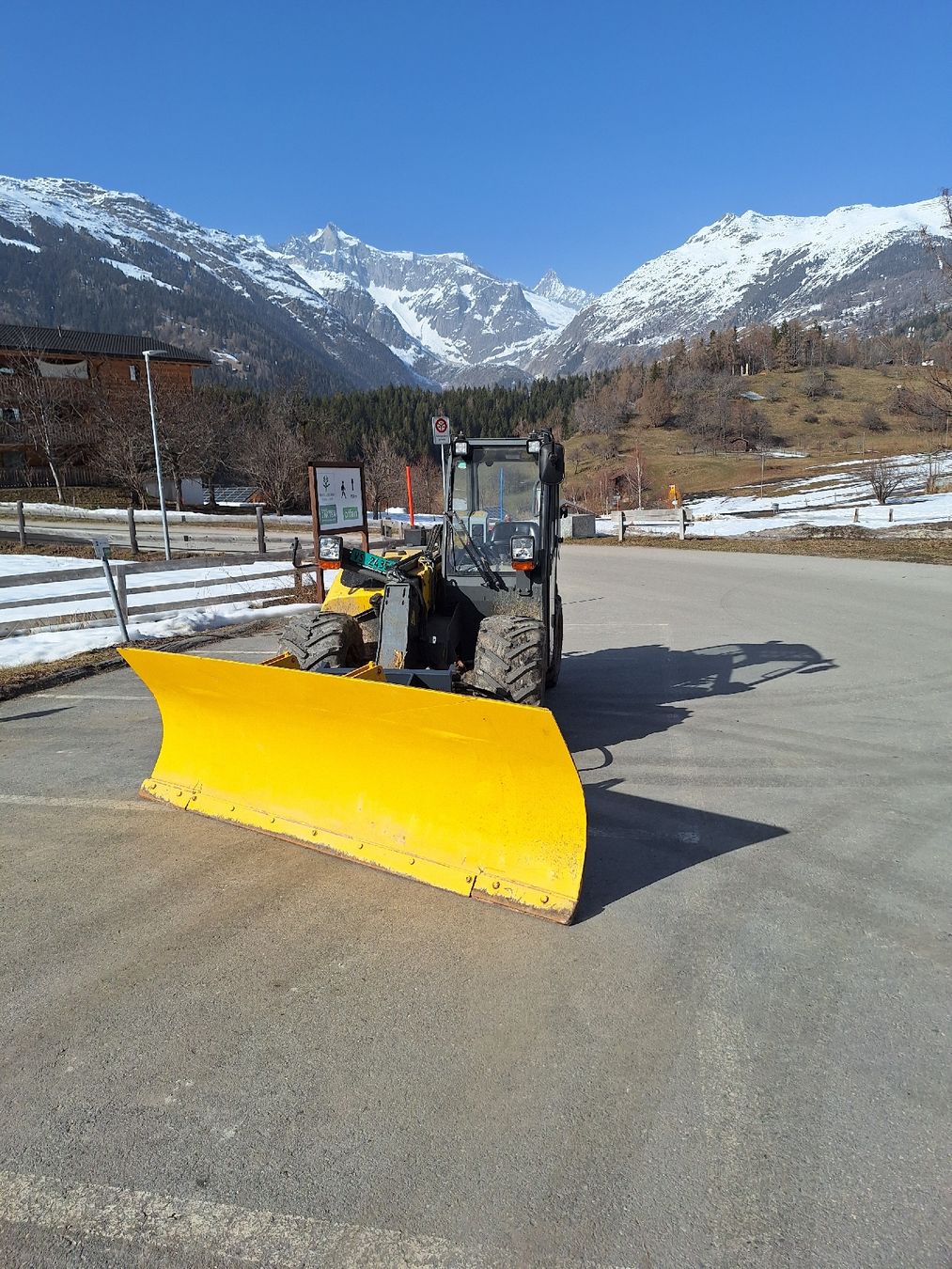 Sgombero neve: Schneepflug Schwenkbar 240cm – Usato da Ernen venduto da Biraemannli15 1