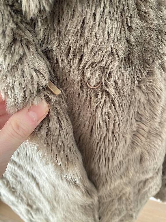 Modissa Cappotti: "Fake-Fur" Mantel von Modissa – Usato da Zürich venduto da Freuerei 4