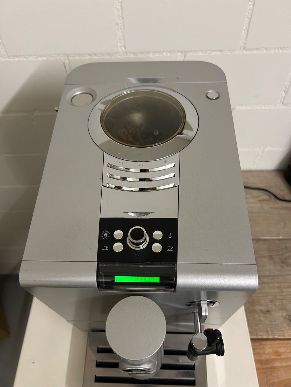 Jura Kaffeemaschinen & Espressomaschinen: Jura ENA 7 Kaffeevollautomat – Gebraucht aus Schaffhausen von Luxus99 2