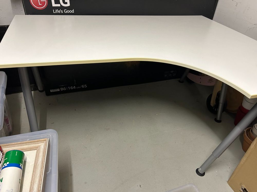 Large IKEA white desk with extension Kaufen auf Ricardo