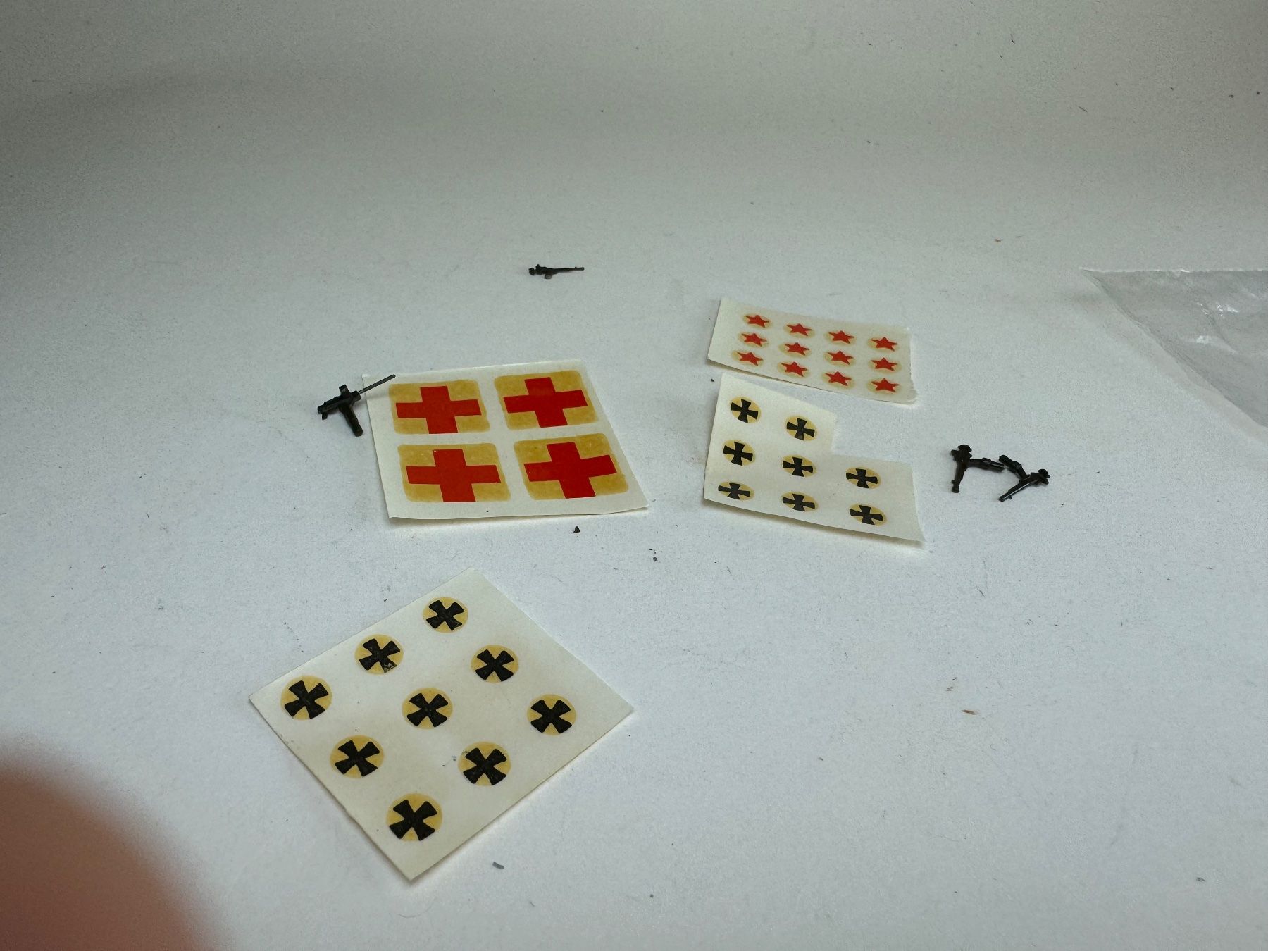 Roskopf Kit di modellismo & Modellini statici: Roskopf Minitanks Decals Geschütze – Usato da Elm venduto da Wikmtz 1