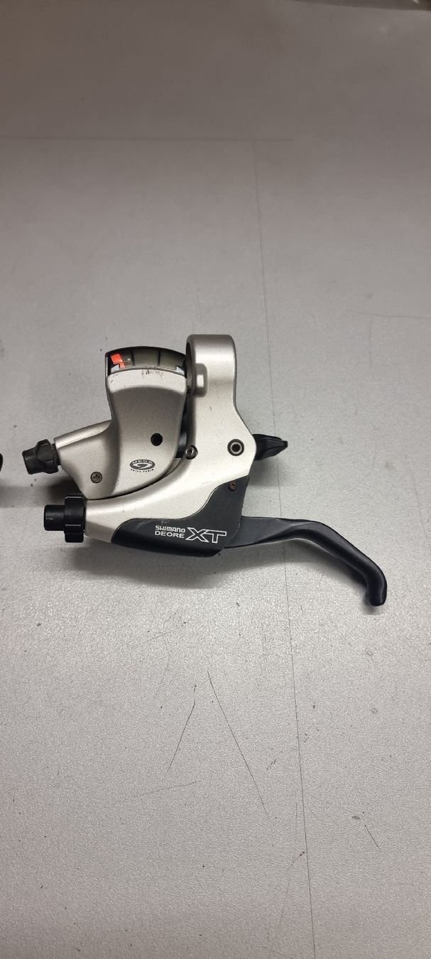 Shimano Pezzi di ricambio: Shimano XT M750 Schalt-Bremshebel  – Usato da Seon venduto da Stibinio 1