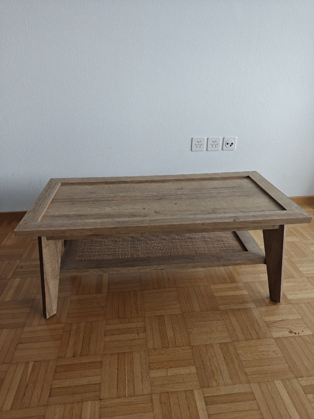 Beliani Tische: Couchtisch Holz mit Ablage – Gebraucht aus Zürich von lenex400