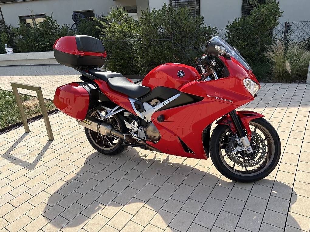 Strada: Honda VFR 800F – Usato da Bussigny venduto da jer_55z8