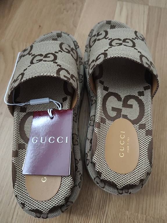 Damenschuhe: Neue Gucci Sandalen  – Gebraucht aus Steinach von jas_58s5 1